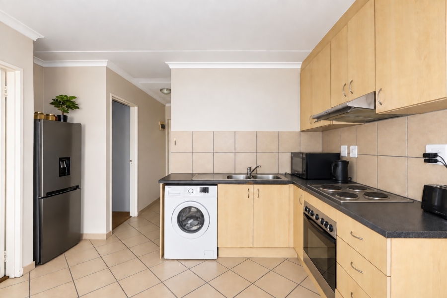 To Let 2 Bedroom Property for Rent in Buh Rein Estate Western Cape